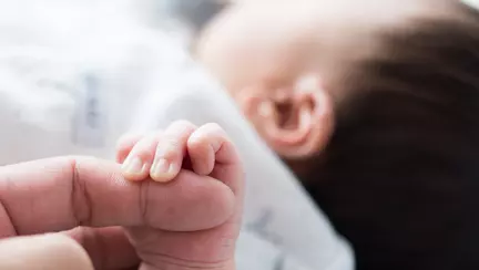 O femeie i-a zis prietenei că bebelușul ei este "urât" pentru că "trebuia să afle adevărul". Cum a reacționat proaspăta mămică