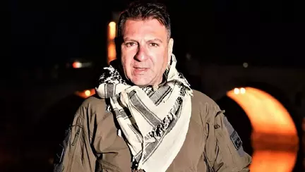 Lupta dusă de Christian Sabbagh și de soția lui, Iulia, pentru a-și ajuta fiul. Georges suferă de autism