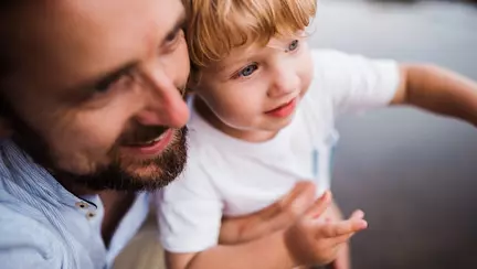 Care sunt minutele esențiale din viața copilului mic. Mihai Craiu: "Să vă spun un secret. Sunt nouă!"
