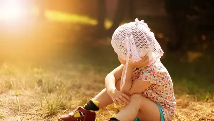 Cum știu dacă a făcut copilul insolație. Ce măsuri trebuie luate pentru a-l ajuta