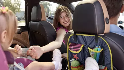 Siguranța bebelușului în mașină: Ce accesorii recomandă specialiștii