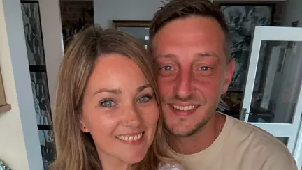 O mamă spune că le permite copiilor accesul la dispozitivele mobile și 10 ore pe zi. "Nu văd cum îi va afecta asta!"