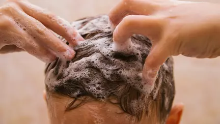 De ce să alegi șampoane fără parabeni și sulfați pentru copii?