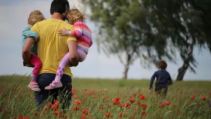 Cum să creezi o relație apropiată cu copilul tău, indiferent de vârsta  lui