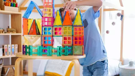 De ce să NU oferi jucării de construit magnetice copilului tău cu vârsta sub 3 ani!