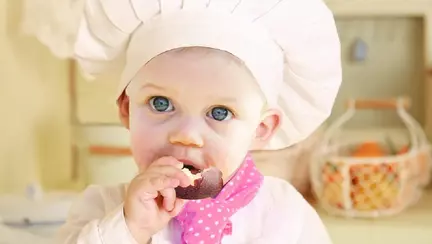 Topul alimentelor din supermarket periculoase pentru copii. Atenționarea nutriționiștilor