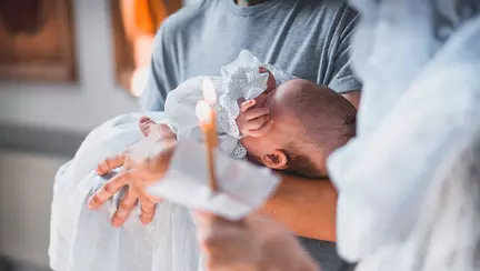 Trusoul de botez: Ce trebuie să conțină și ce poți personaliza