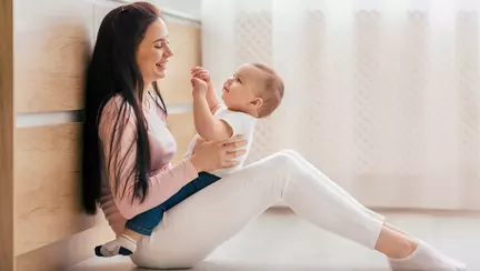 Stil și confort: Cum să strălucești ca mamă fără să renunți la eleganță