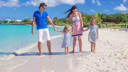 Vacanță în Sardinia cu familia: activități și locuri pentru toți membrii familiei