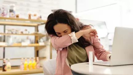 Cum să te ferești de răceală și gripă în acest sezon rece - Pași concreți