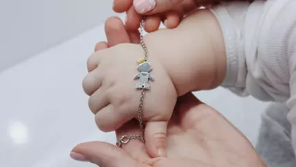 Cadouri cu suflet: Cum alegi daruri memorabile pentru momentele cheie din viața copilului?