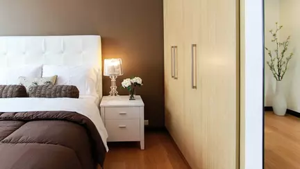 Aer uscat noaptea în dormitor? De ce este o problemă și cum o poți rezolva!