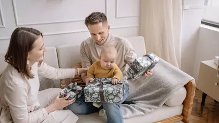 Organizarea primei aniversări a copilului: 4 pași pentru a crea amintiri frumoase, fără stres