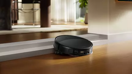 Roborock lansează Saros 20, robotul aspirator pentru locuințe complexe