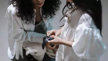 Ghid practic: cum să alegi smartwatch-ul potrivit dacă ești mămică și nu ai timp de pierdut