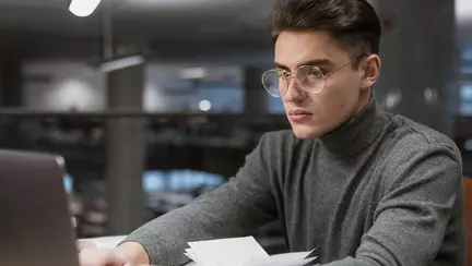 Secretele unei strategii de economisire cu asigurare de viață care acoperă integral studiile copiilor