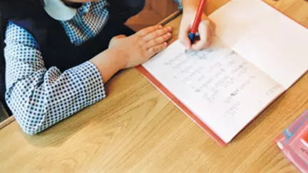 Copii de-a dreptul... stangaci: legende si adevar