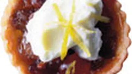 Tarte cu branza de vaci, lamaie si coniac