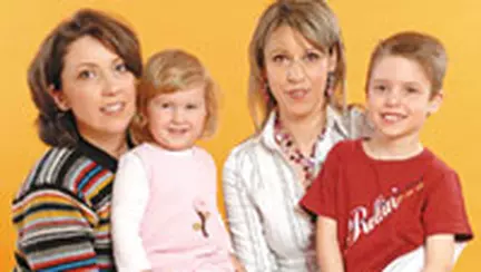 Cine  creste copilul: mama, bona sau bunica?