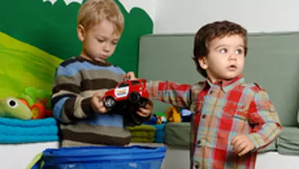 Invata-i pe copii sa fie generosi