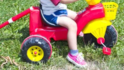 De ce se joaca singuri?