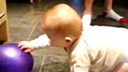 Bebelusul si balonul