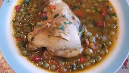 Mancare de mazare cu pui