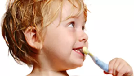Dintii de lapte: cum sa-i ingrijesti