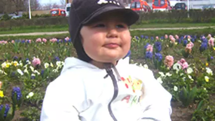 Pipi...pe perna nasului