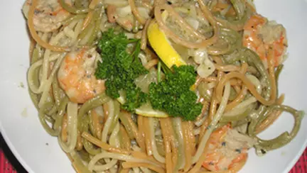 Paste tricolore cu creveti si gorgonzola