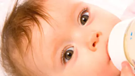 Alaptare la san sau din biberon?