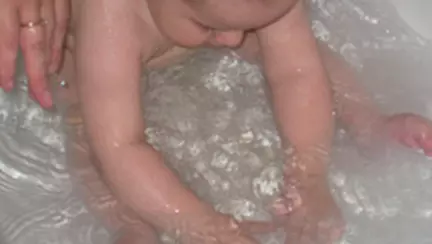 Sunt mare...deci fac baita in cada mare