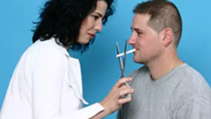 57% dintre romanii fumatorii vor sa renunte la fumat si nu reusesc