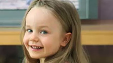 O fetita fara ajutor