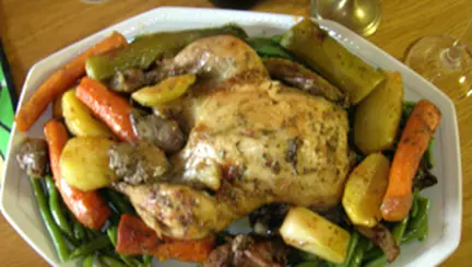 Pui la cuptor cu sote de legume