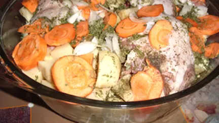 Pui cu legume la cuptor