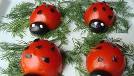 Rosii umplute cu branza dulce