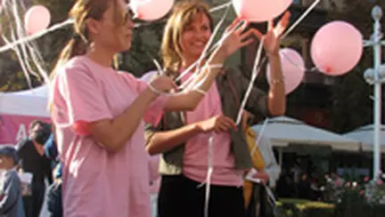 Avon indeamna femeile sa mearga la control periodic pentru depistarea cancerului de san