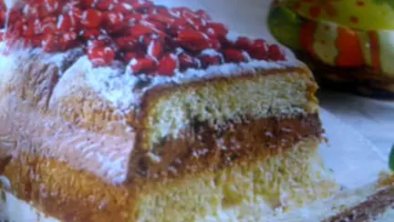 Cozonac cu rodii si ciocolata