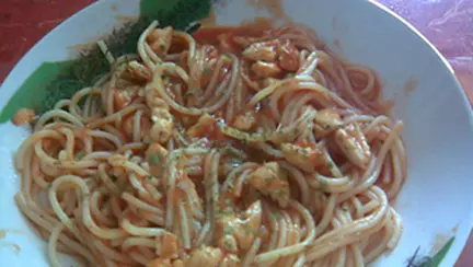 Spaghetti cu sos picant