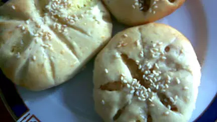 Placinte cu branza sarata si varza