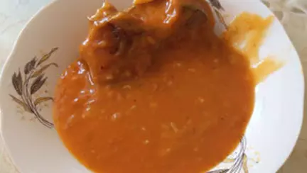 Carne de porc in sos de rosii