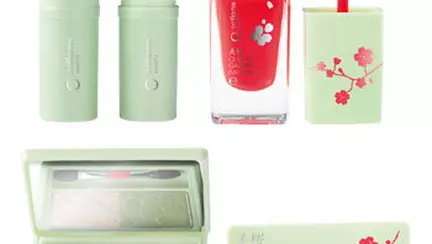 Pentru un machiaj de primavara: Oriflame Beauty Cherry Garden
