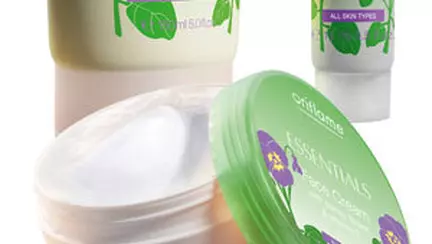 Gama Essentials pentru ingrijirea fetei de la Oriflame