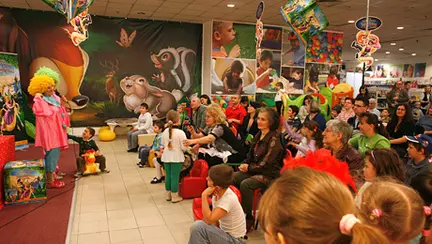 Pavel Bartos, Elvira Deatcu si Roxana Iliescu le-au spus celor mici O poveste incalcita!