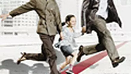 AXA Life Insurance le propune parintilor romani sa protejeze impreuna ceea ce iubesc impreuna