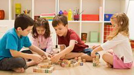 Sa ne Jucam: 5 Jocuri Amuzante si Utile pentru Copilul Tau