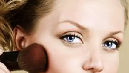 Frumusete - Trucuri de machiaj in functie de forma fetei