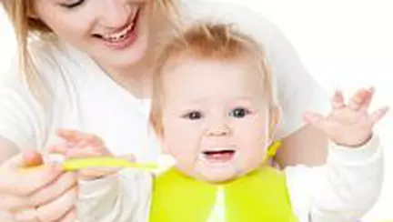 Cât trebuie să mănânce? Ghid în primul an