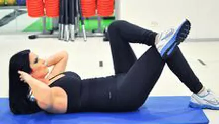 Ellie in forma dupa nastere cu ajutorul programului  "Fii o mamica plina de energie!"